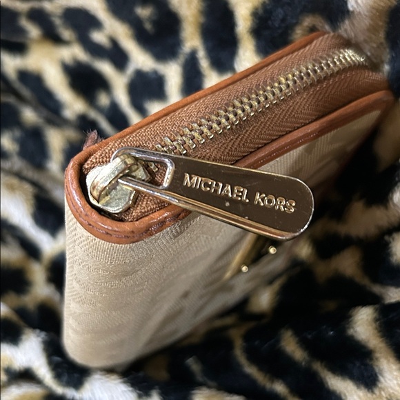 Michael Kors Tan and Gold Logo Small Wallet - Picture 8 of 15